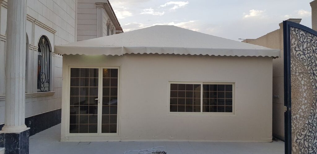 خيام مظلات هرمية ومخروطية 